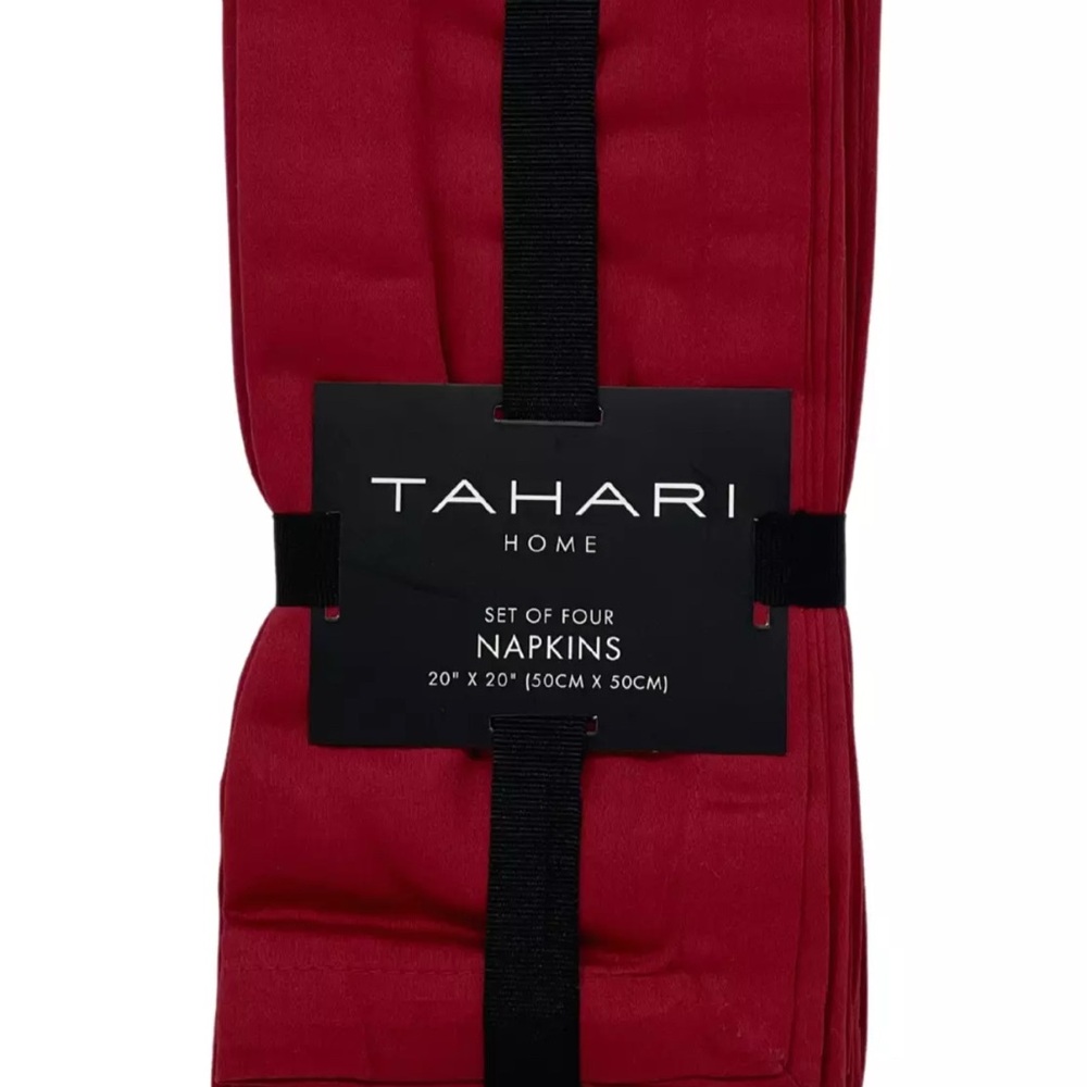 TAHARI Set of FOUR 20 x 20 Christmas Holiday Classic Red Soft Cotton Napkins NEW